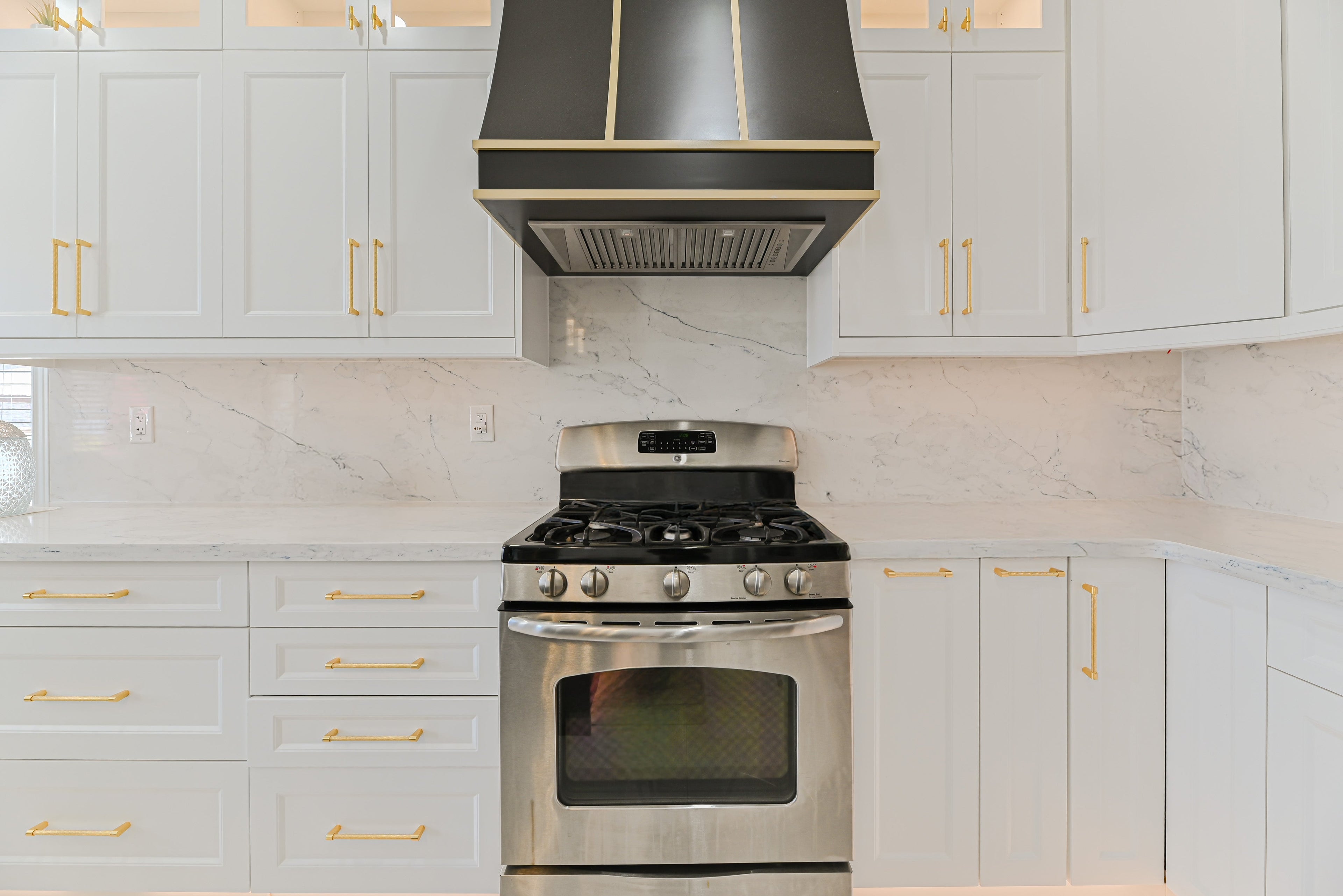 Colored kitchen cabinets Brampton