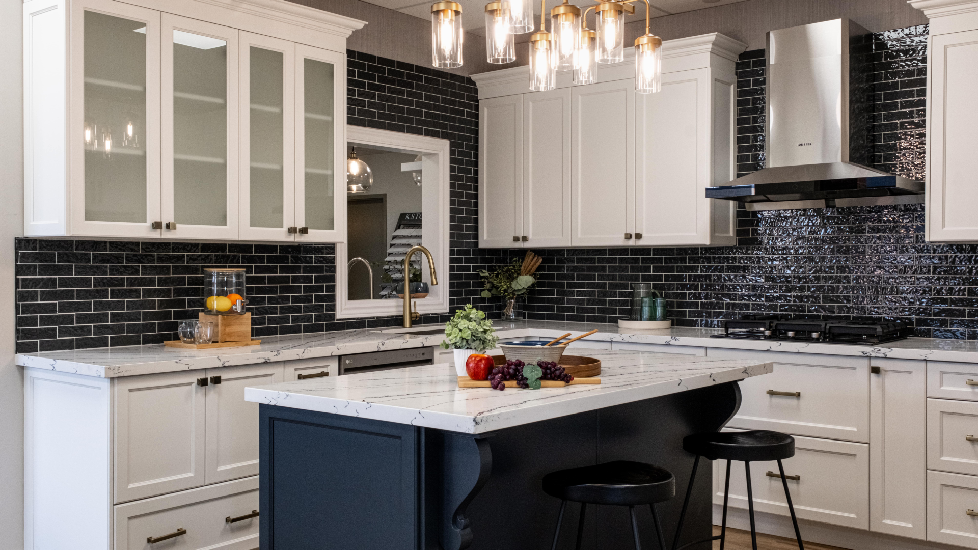 Ready-to-assemble base cabinet for modern kitchens in Canada