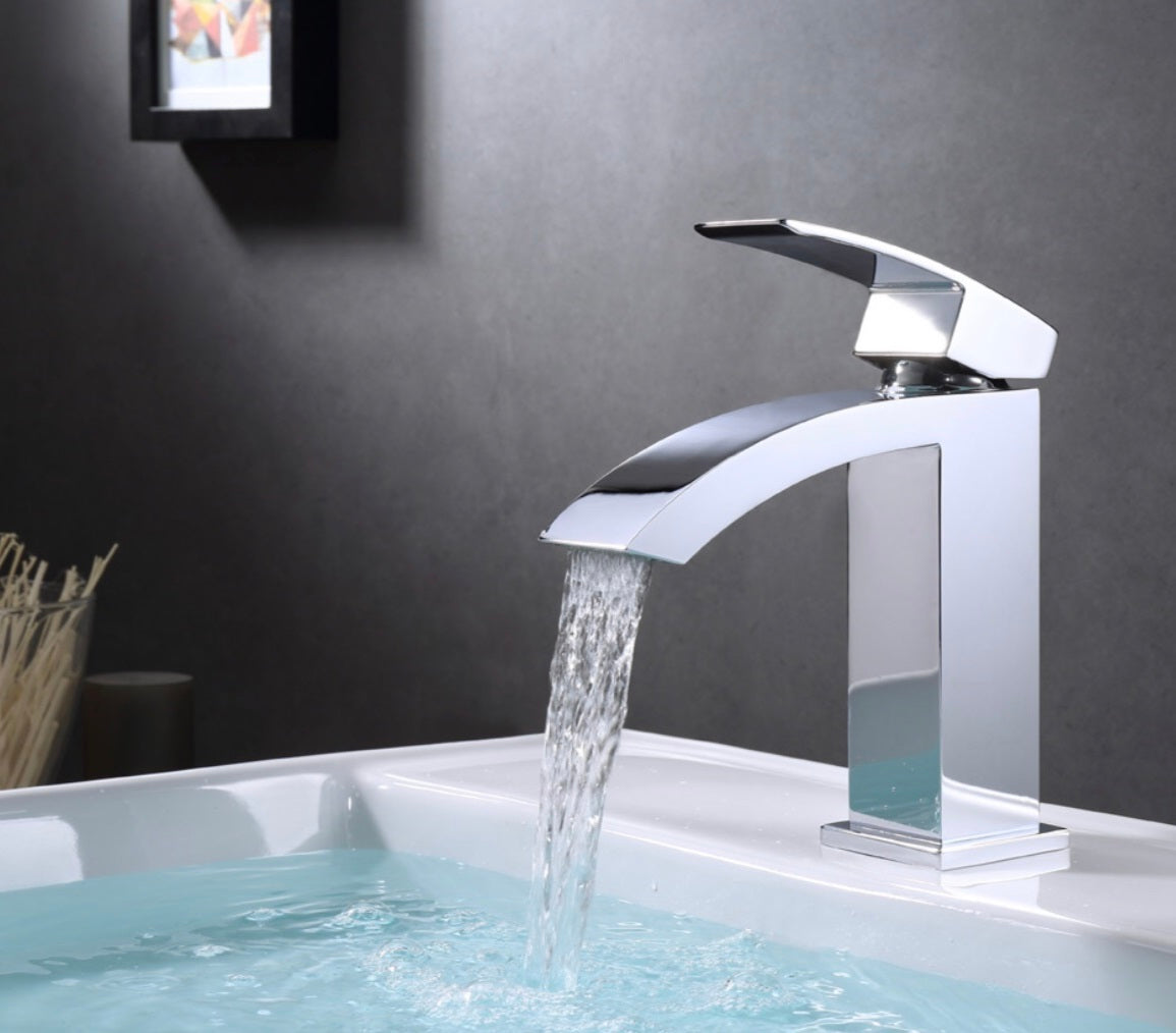 Moderno Single Hole Vanity Faucet